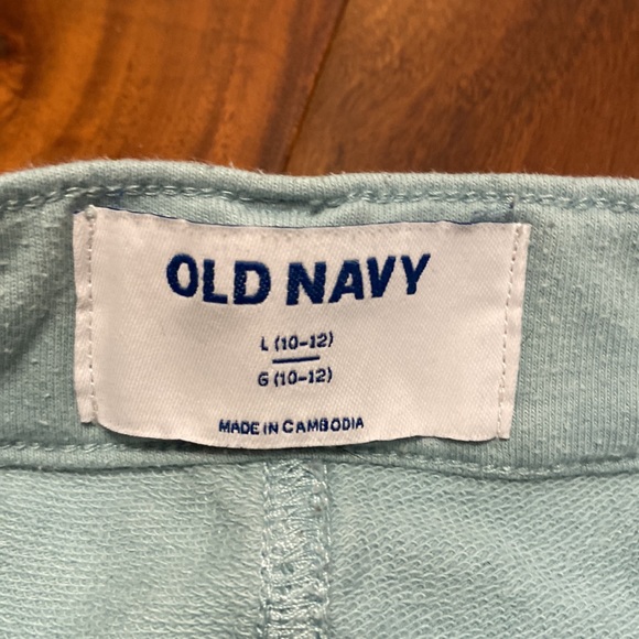 Girl’s Size Large (10-12) Bundle of 2: Sage Green Bermudas & Pale Blue Jersey - Picture 7 of 9